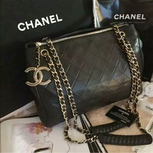 Authentic vintage chanel gold chain shoulder bag